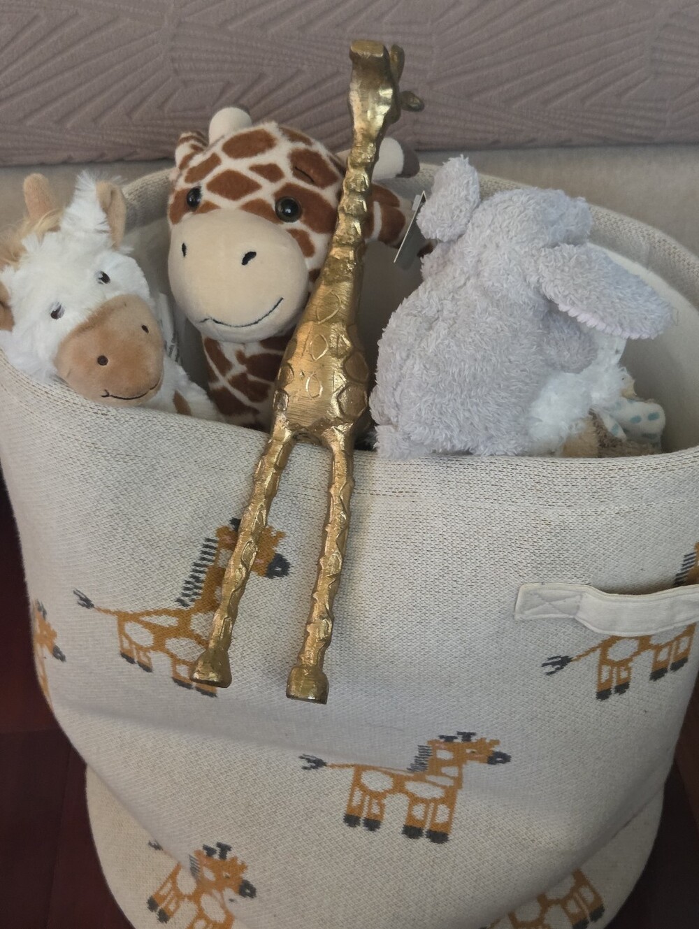 Plush Cream and Tan Giraffe Plush Décor - ALL items Included. Lot Of 5